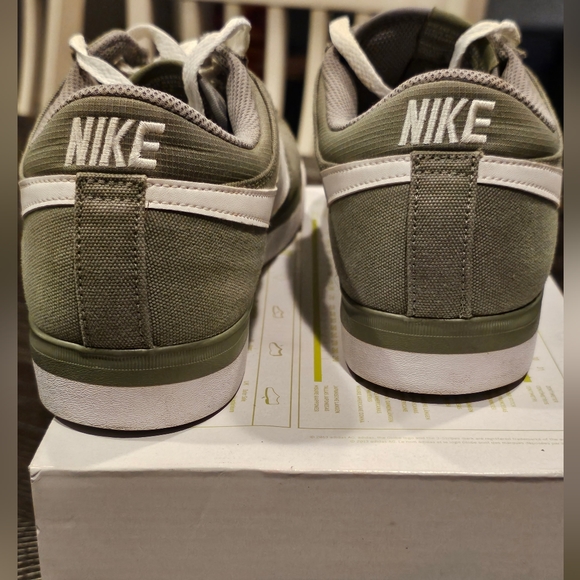 Nike Shoes Men's Size 10 - Picture 3 of 10